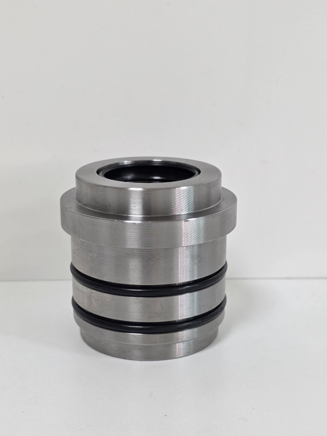 IA60-3565 Cylinder Head / Gland Assembly with Seals